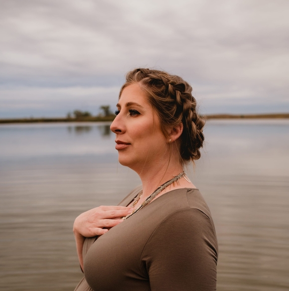 Meet your Posher, Taylor - Picture 1 of 1